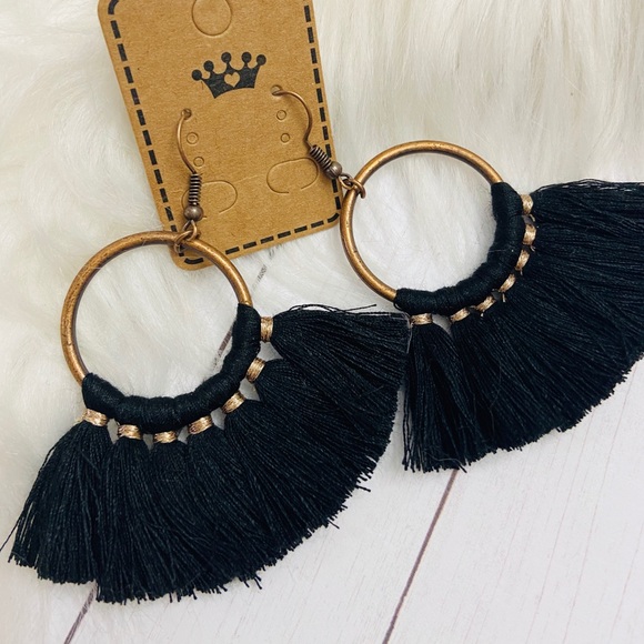 Jewelry - 🔴 5/$20 Black boho tassel / fringe earrings NEW